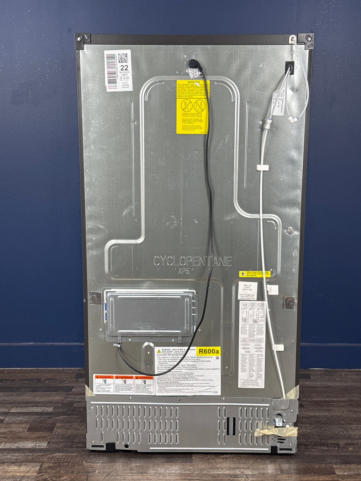 GE - 22.1 cu. ft. French Door Refrigerator in Fingerprint Resistant Stainless Steel, Counter Depth and ENERGY STAR