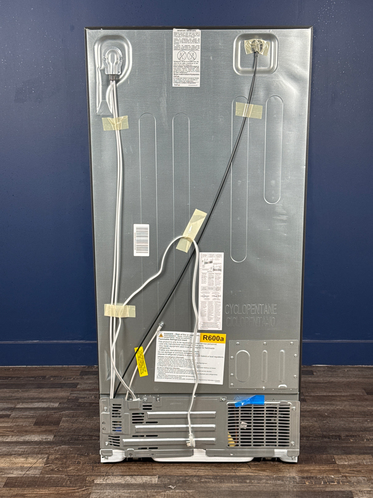 GE - 23.0 cu. ft. Side by Side Refrigerator in Fingerprint Resistant Stainless Steel, Standard Depth