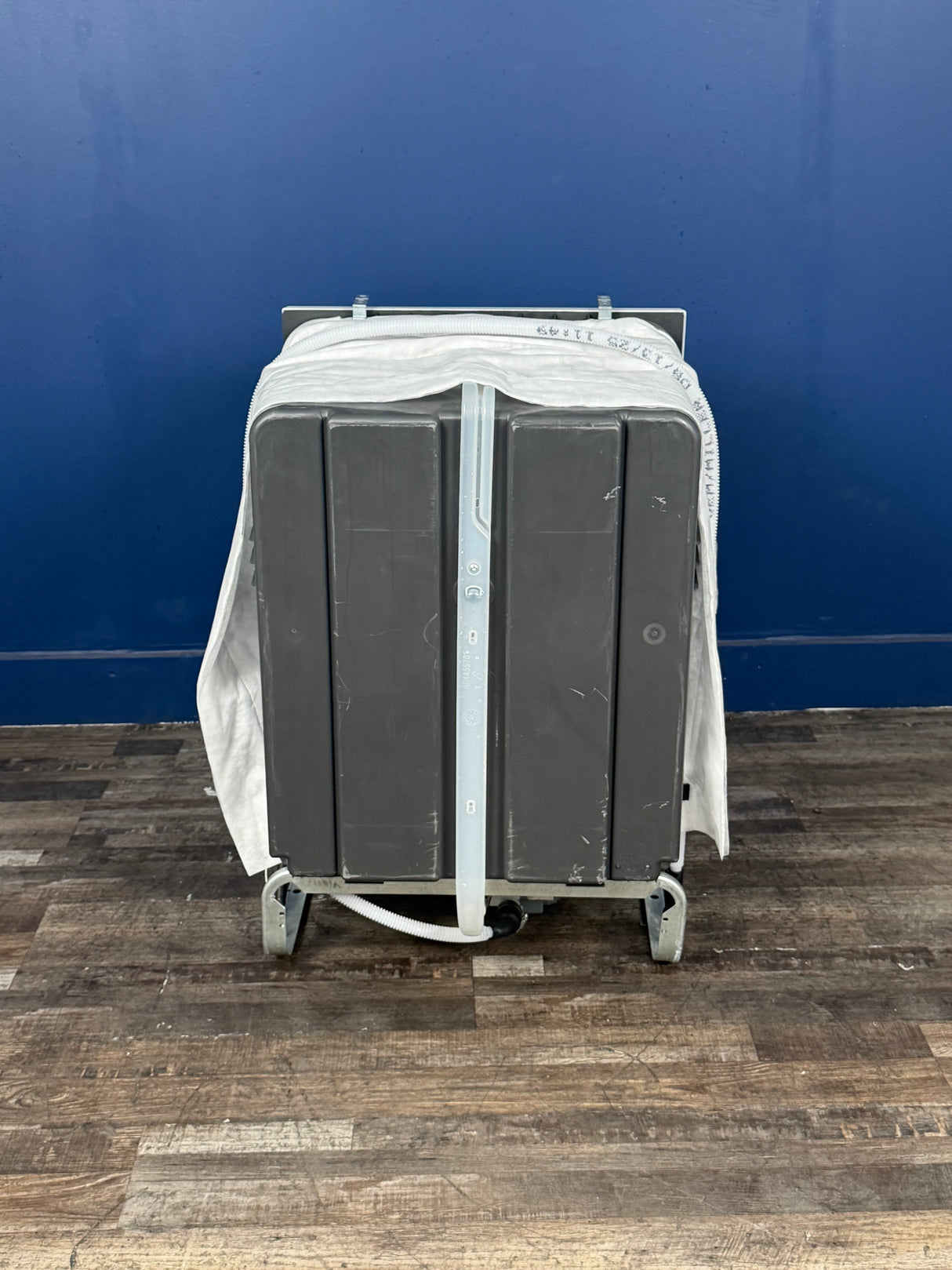 Frigidaire - 24 in Front Control Built-In Tall Tub Dishwasher in White with 4-cycles and DishSense Sensor Technology