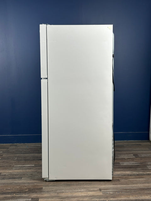 Frigidaire - 30 in. 20 cu. ft. Garage Ready Freestanding Top Freezer Refrigerator in White, ENERGY STAR