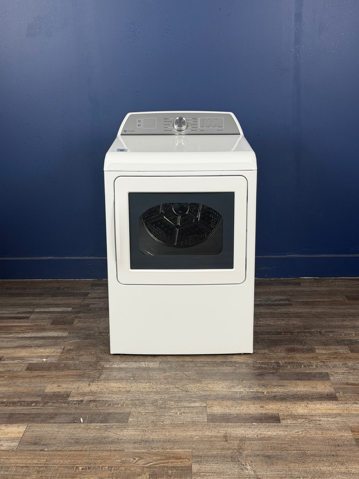 GE - Profile 7.4 cu.ft. Smart Gas Dryer in White with Sanitize Cycle and Sensor Dry, ENERGY STAR