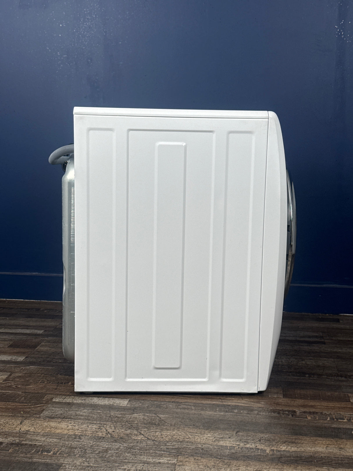 Electrolux - 27 in. W 4.5 cu. ft. Front Load Washer with SmartBoost, LuxCare Plus Wash System, Perfect Steam, ENERGY STAR in White