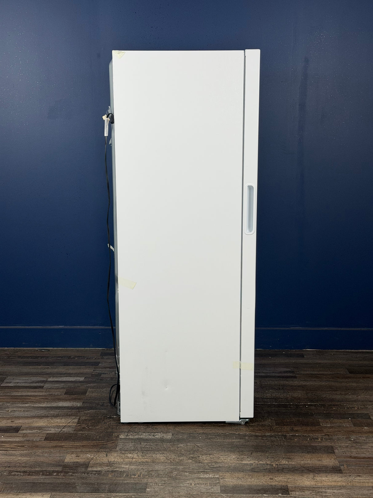 Frigidaire - 32.6 in. 20 cu. ft. Frost Free Defrost, Garage Ready Upright Freezer in White
