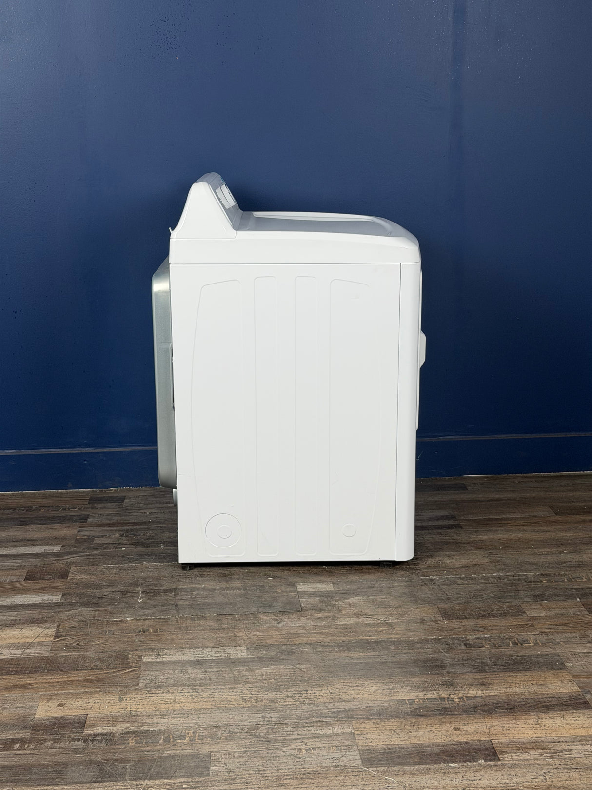 Frigidaire - 7 cu.ft.VentedFront Load Electric Dryer in White with 8 Dry Cycles and Reversible Door