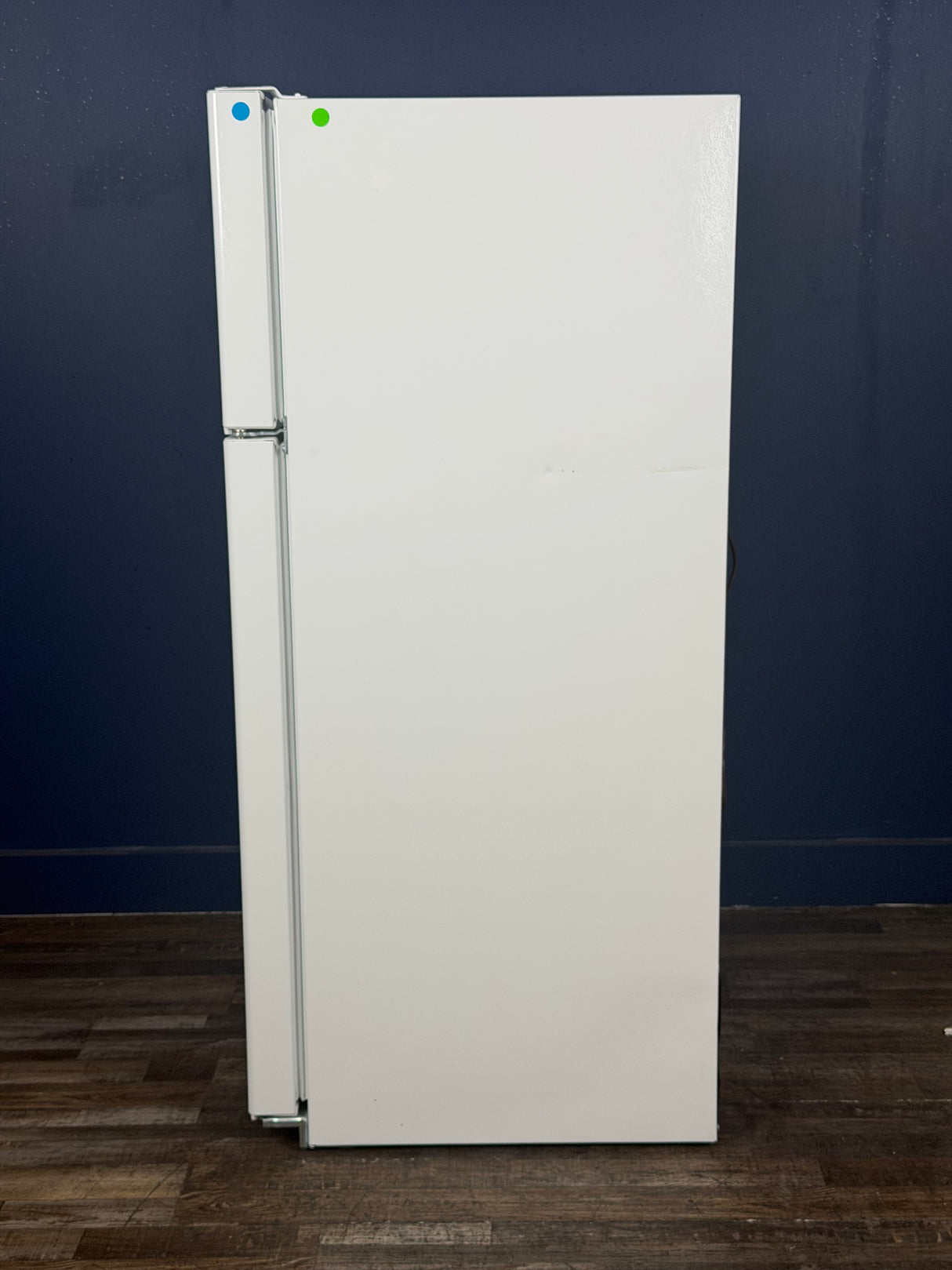 GE - 16.6 cu. ft. Top Freezer Refrigerator in White, ENERGY STAR