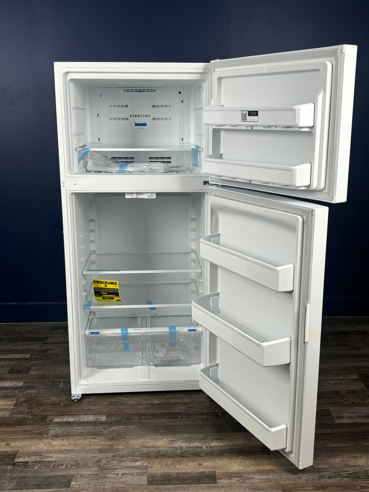 Frigidaire - 30 in. 20 cu. ft. Garage Ready Freestanding Top Freezer Refrigerator in White, ENERGY STAR