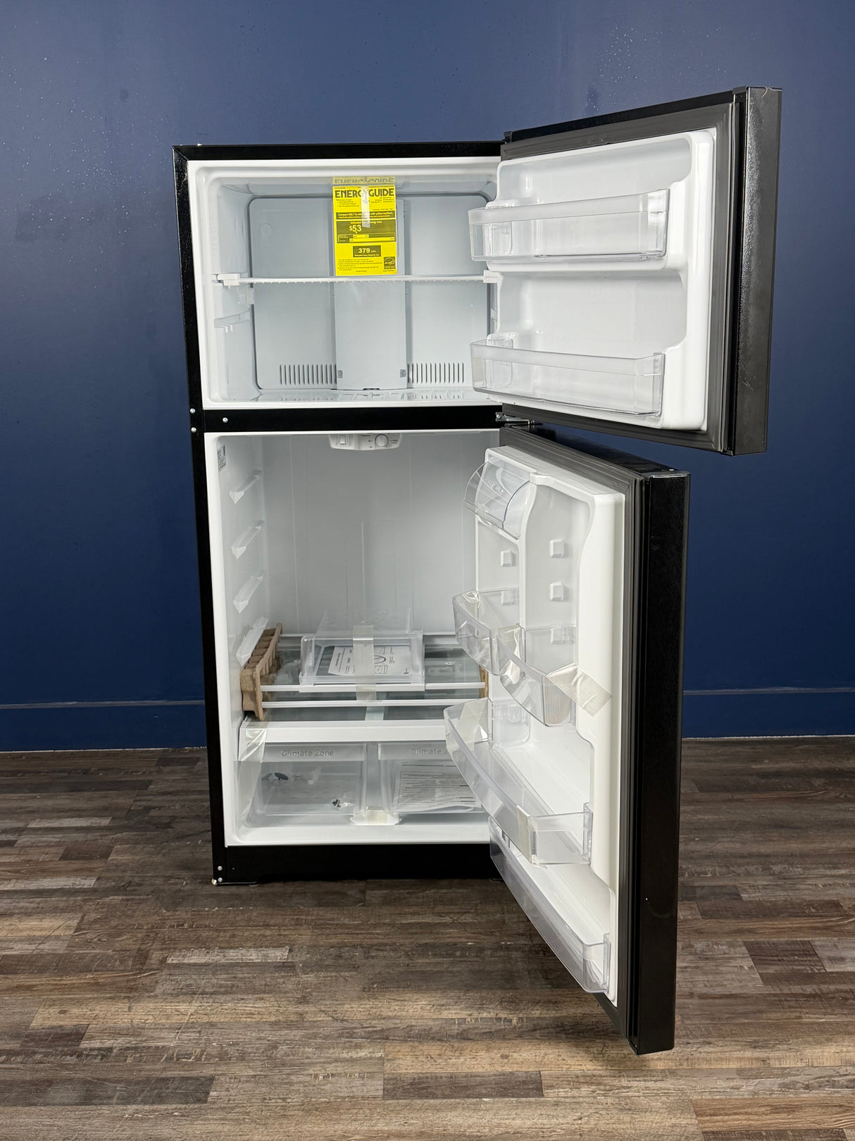 GE - 19.2 cu. ft. Top Freezer Refrigerator in Black, ENERGY STAR