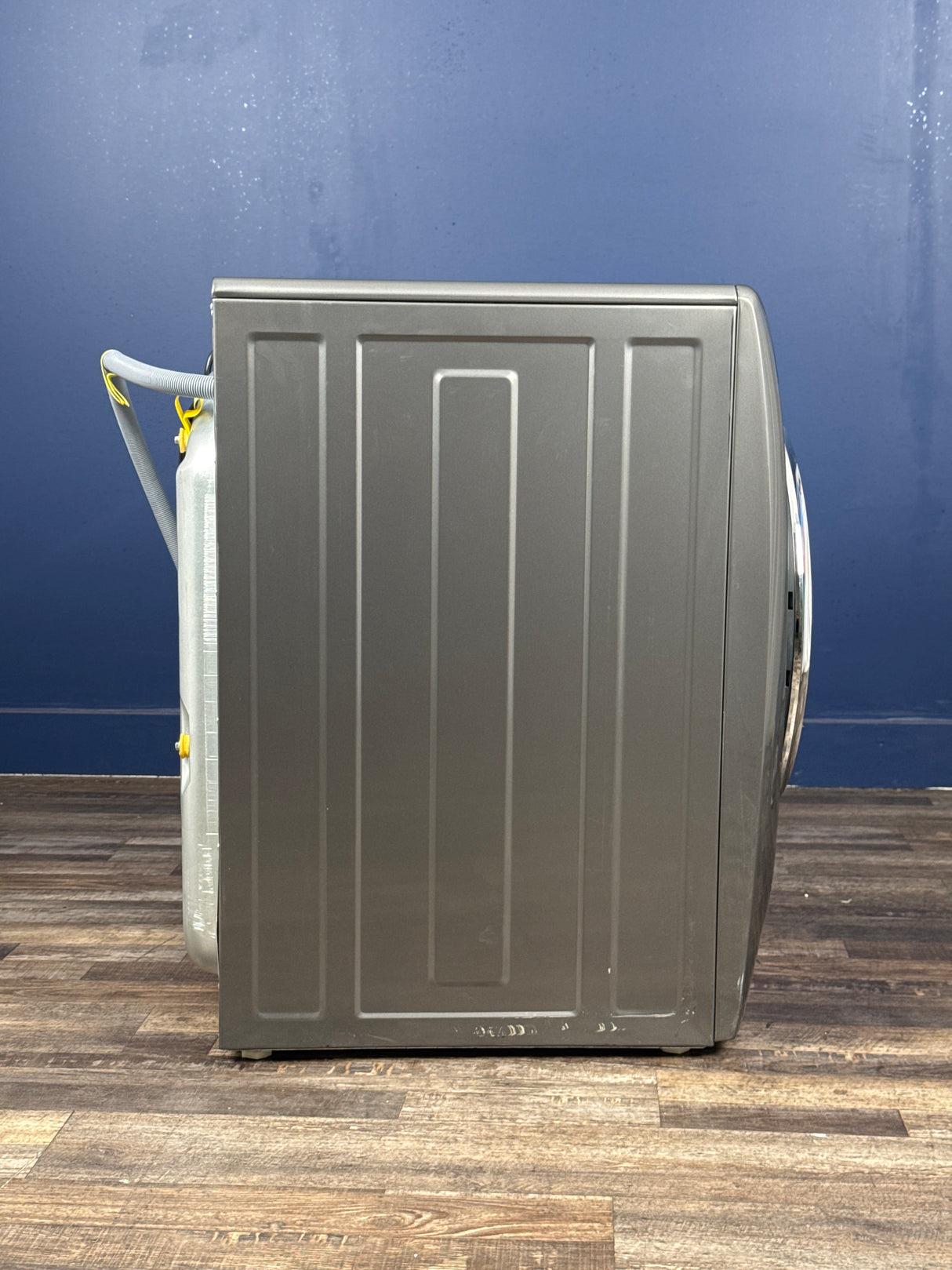 Electrolux - 4.4 cu. ft. Front Load Washer with LuxCare in White