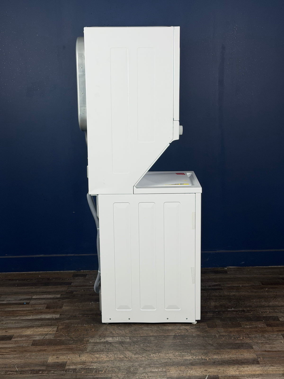 Frigidaire - 3.9 cu. ft. Washer and 5.5 cu. ft. Electric Dryer Combo in White with Quick Wash & Dry Cycle and MaxFill Wash Cycle