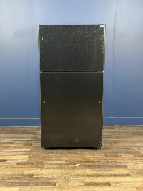 GE - 21.9 Cu. Ft. Top-Freezer Refrigerator in Black