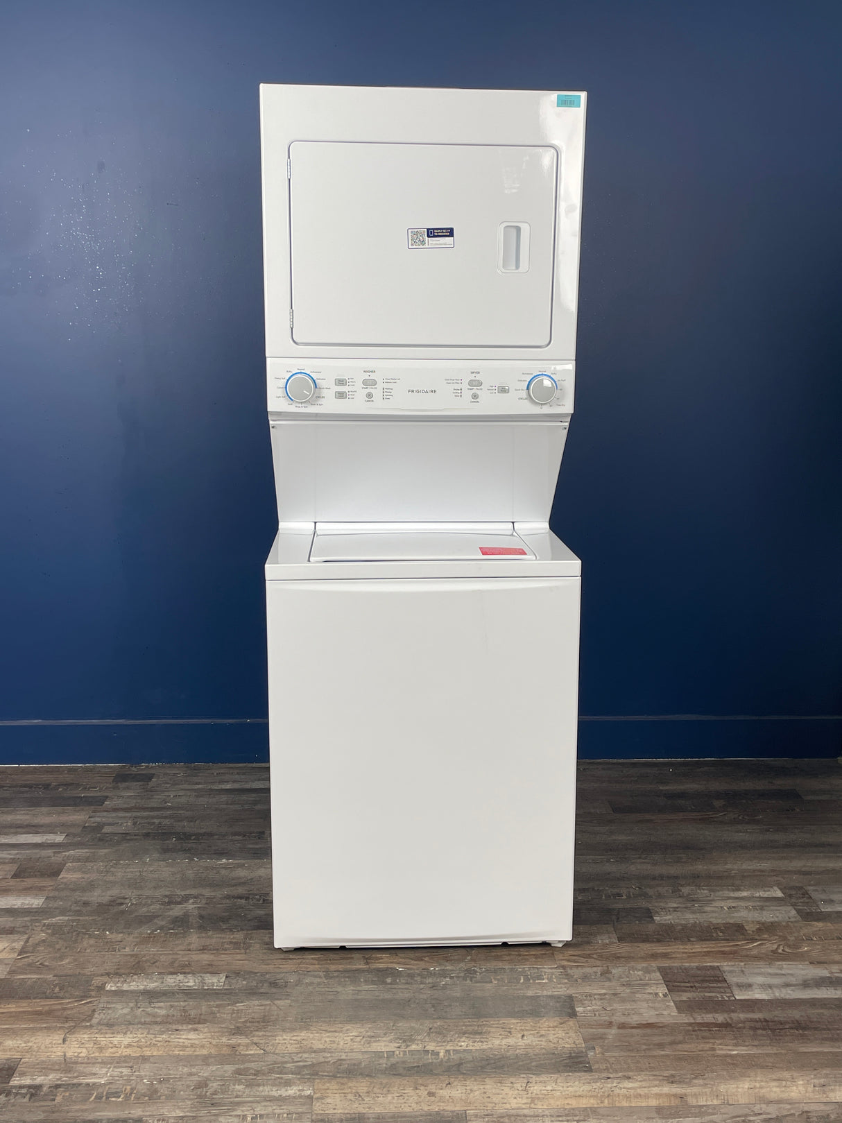 Frigidaire - 3.9 cu. ft. Washer and 5.5 cu. ft. Dryer Electric Long Vent Stacked Laundry Center in White
