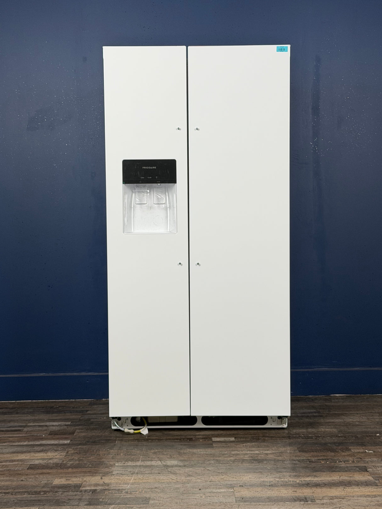 Frigidaire - 33 in. 22.3 cu. ft. Standard Depth Side by Side Refrigerator in White