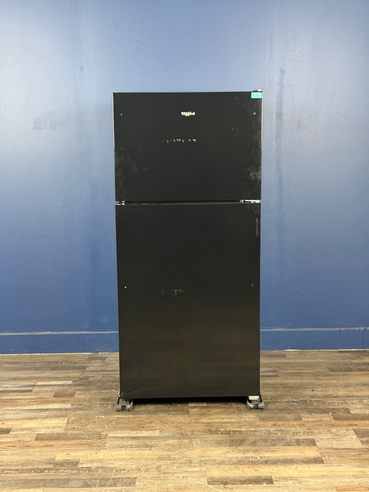 Whirlpool - 18.2 cu. ft. Top Freezer Refrigerator in Monochromatic Stainless Steel