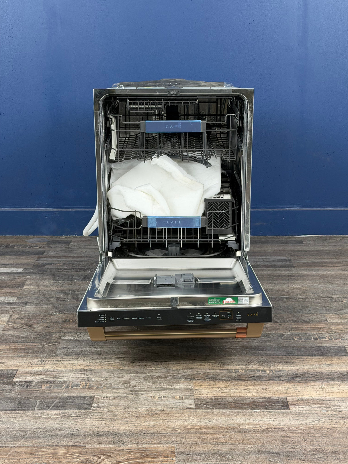 GE Cafe - 24 in. Built-In Top Control 44 dBA Dishwasher in Matte White w/Stainless Tub, Ultra Wash & Dual Convection Dry