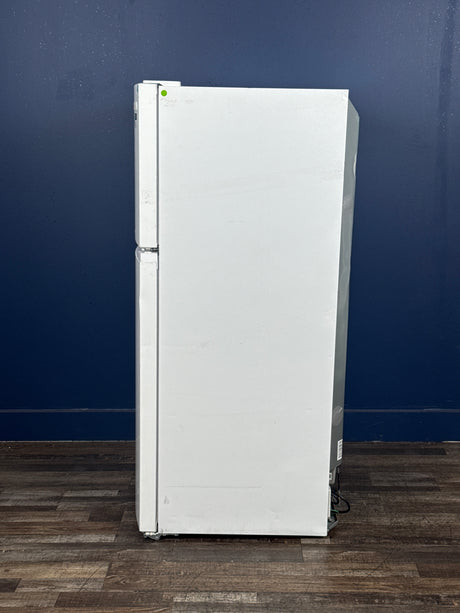 Frigidaire - 27.6 in. 14 cu. ft. Top Freezer Refrigerator in White, ENERGY STAR
