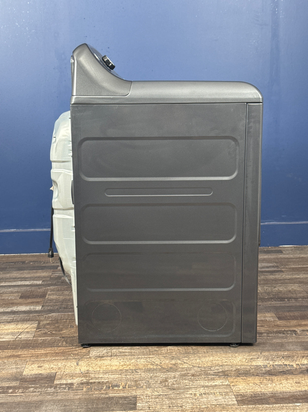 GE - 7.4 cu. ft. vented Front Load Gas Dryer in Diamond Gray with Sensor Dry