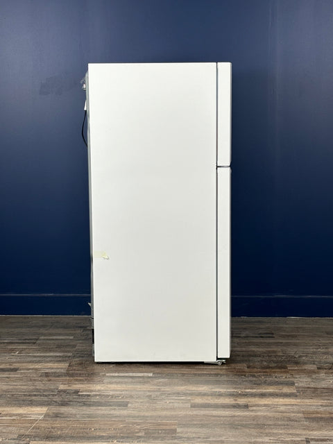 Frigidaire - 30 in. 20 cu. ft. Garage Ready Top Freezer Refrigerator in White