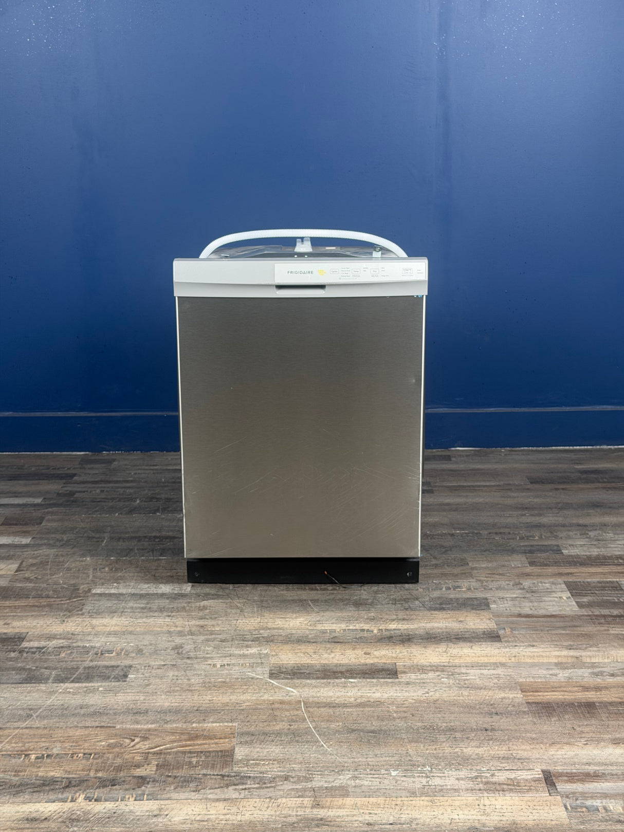 Frigidaire - 24 in Front Control Built-In Tall Tub Dishwasher in Stainless Steel with 4-cycles and DishSense Sensor Technology