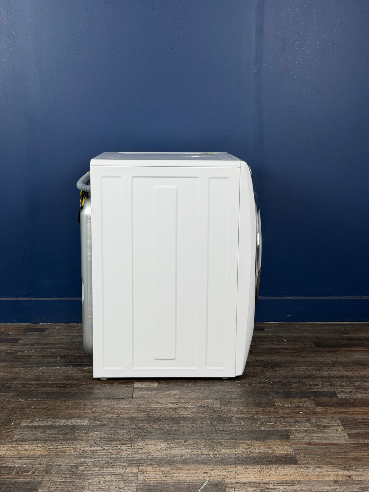 Electrolux - 27 in. W 4.5 cu. ft. Front Load Washer with SmartBoost, LuxCare Plus Wash System, Perfect Steam, ENERGY STAR in White