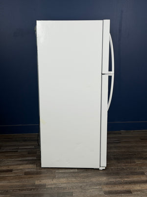 Frigidaire - 30 in. 20 cu. ft. Garage Ready Freestanding Top Freezer Refrigerator in White, ENERGY STAR