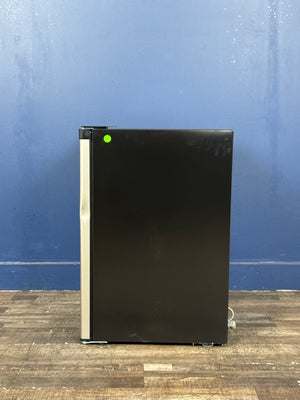 Frigidaire - 4.5-cu ft Mini Fridge with Freezer