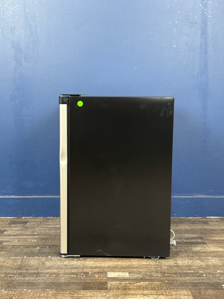 Frigidaire - 4.5-cu ft Mini Fridge with Freezer