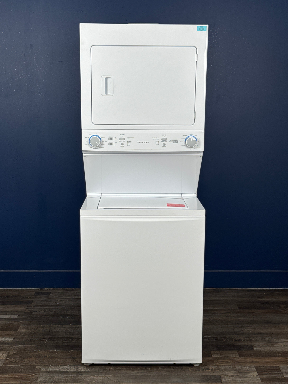 Frigidaire - 3.9 cu. ft. Washer and 5.6 cu. ft. Gas Dryer Combo in White with Quick Wash & Dry Cycle, MaxFill and Long Vent