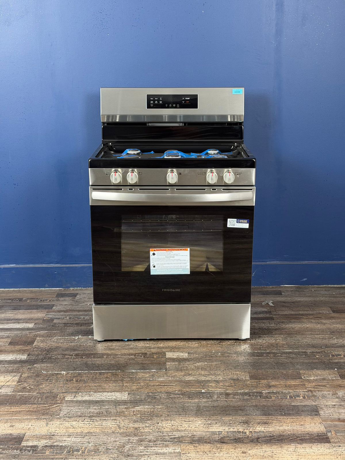 Frigidaire - 30 in. 5.1 cu. ft. 5 Burner Freestanding Self-Cleaning Gas Range in Stainless Steel with Air Fry