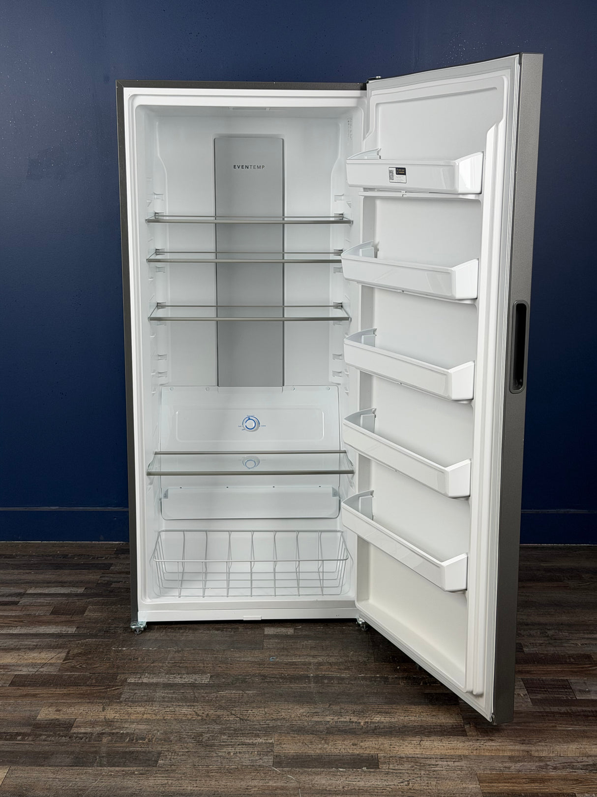 Frigidaire - 32.6 in. 20 cu. ft. Frost Free Defrost, Garage Ready Upright Freezer in Carbon