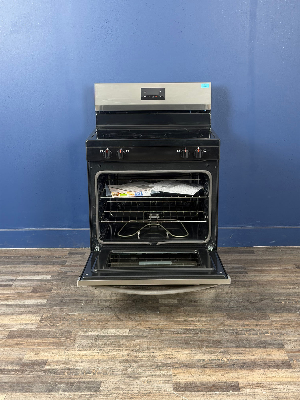 Frigidaire - 30in 4 Element Rear Control Free-Standing Electric Range in Stainless Steel with 2-in-1 Dual Expandable Element