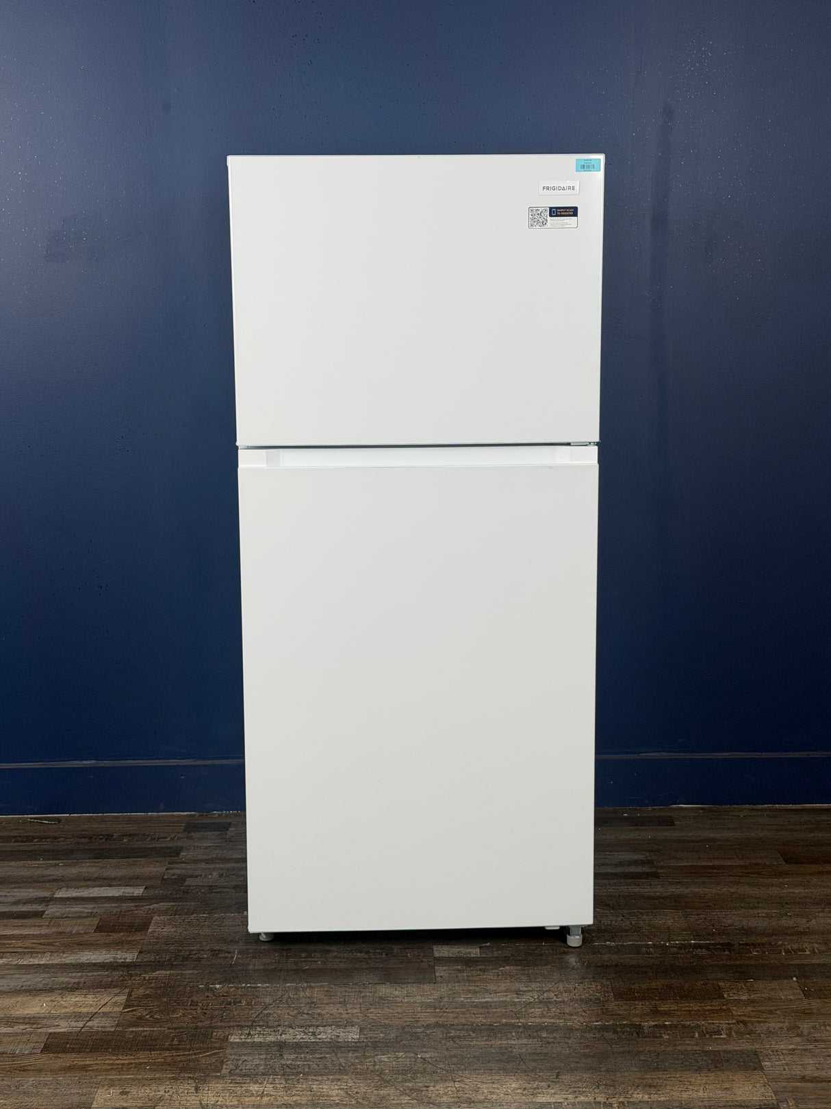 Frigidaire - 29.7 in. 19 cu. ft. Standard Depth Garage Ready Top Freezer Refrigerator in White w/ Humidity-Controlled Crisper Drawers