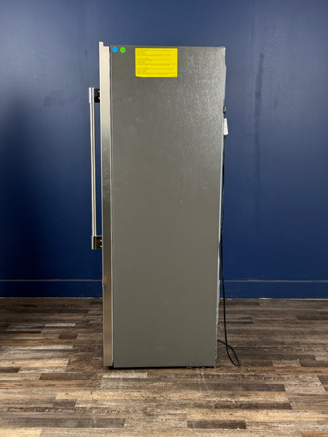 Frigidaire - Professional 19 cu. ft. Single Door Frost Free Upright Freezer in Smudge-Proof Stainless Steel, ENERGY STAR
