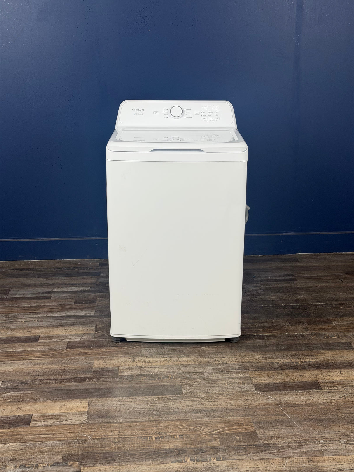 Frigidaire - 4.1 Cu. Ft. Top Load Washer in White with 8-Wash Cycles and Automatic Load Sensing