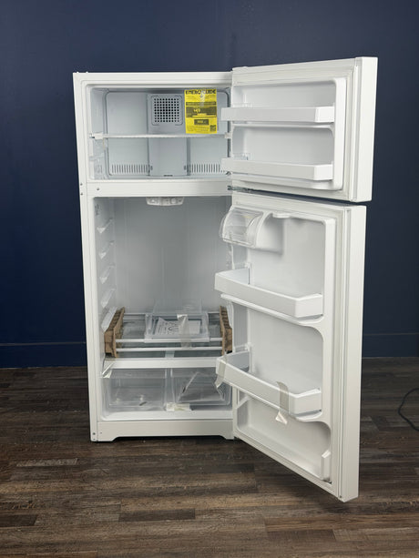 GE - 16.6 cu. ft. Top Freezer Refrigerator in White, ENERGY STAR