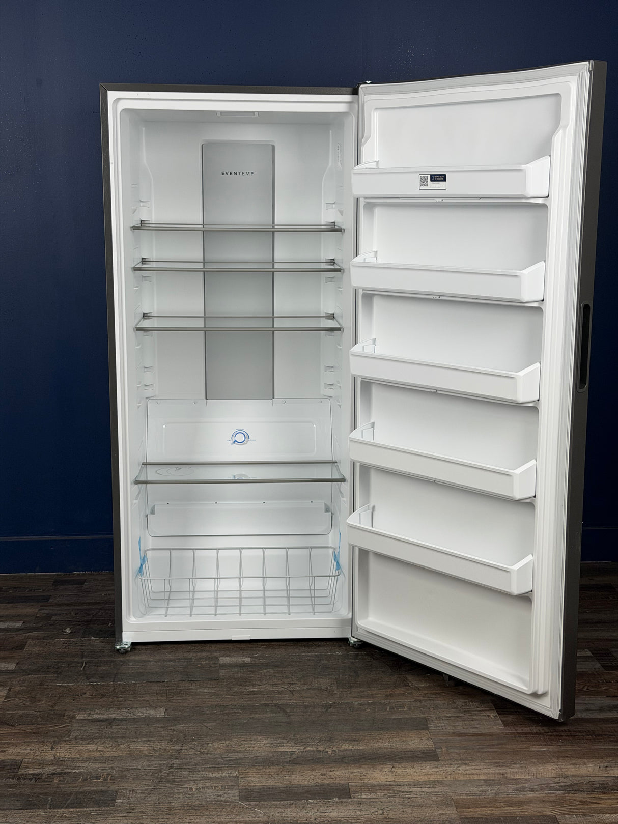 Frigidaire - 32.6 in. 20 cu. ft. Frost Free Defrost, Garage Ready Upright Freezer in Carbon