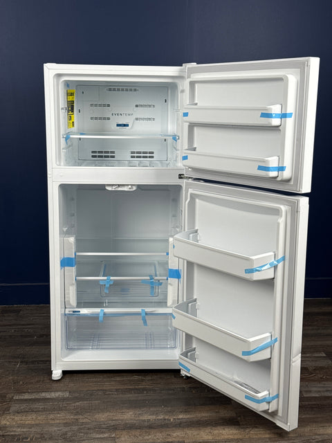 Frigidaire - 27.6 in. 14 cu. ft. Top Freezer Refrigerator in White, ENERGY STAR