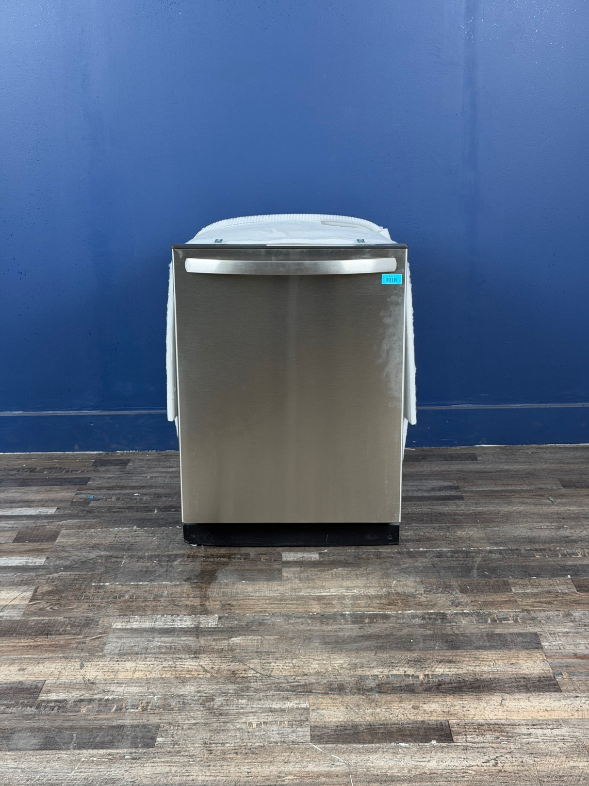 Frigidaire - 24 in Top Control Built in-Tall Tub 52 dBA Dishwasher with Plastic Tub in Stainless Steel with 4-cycles
