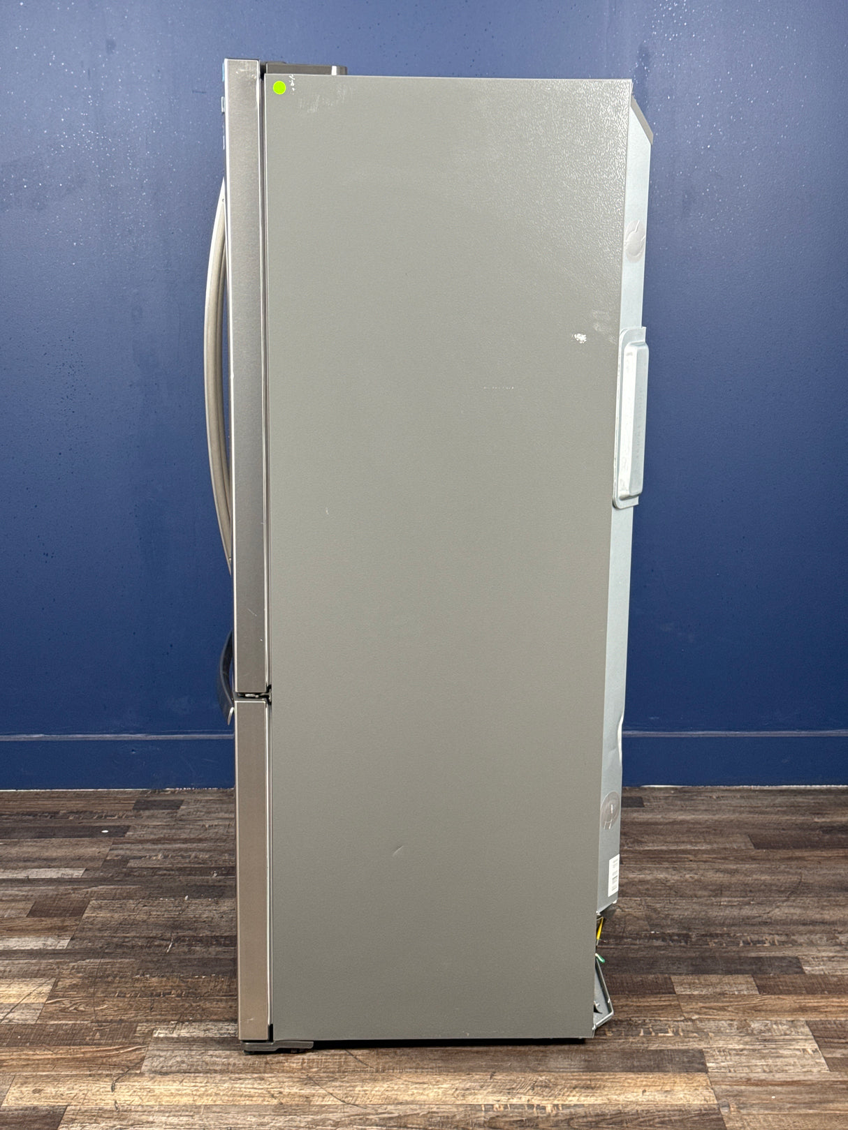 Frigidaire - 31.5 in. 18 cu. ft. Counter Depth French Door Refrigerator in Fingerprint-Resistant Stainless Look