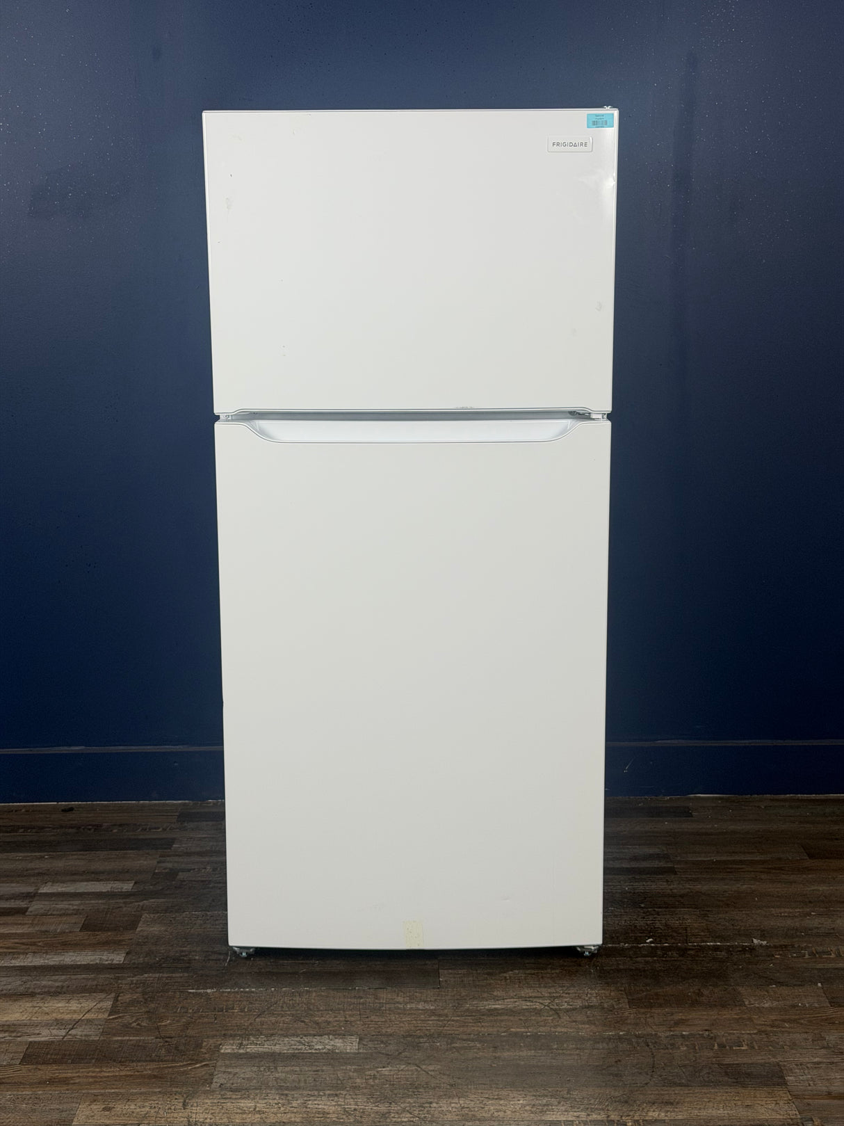 Frigidaire - 30 in. 18.3 cu. ft. Top Freezer Refrigerator, Garage Ready