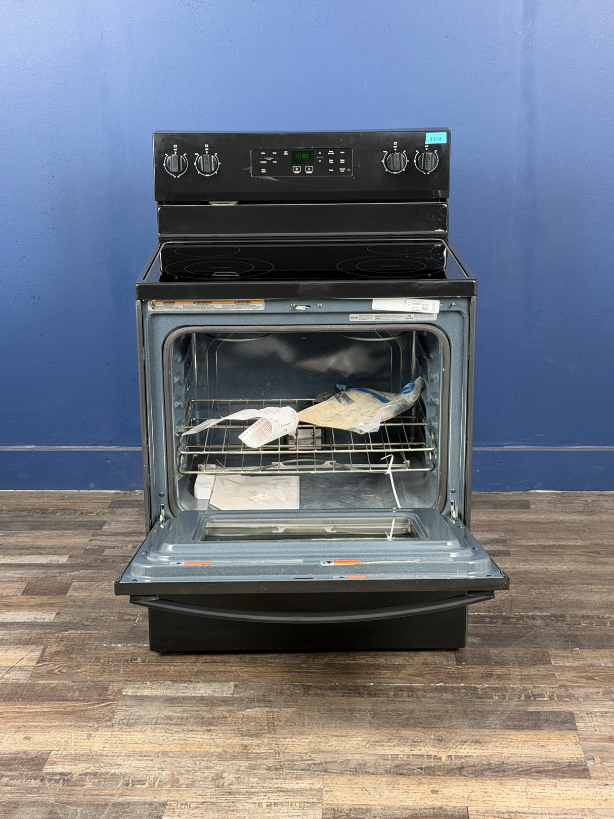 Whirlpool - 30 in. 4 Burner Element Freestanding Electric Range in Black with No Preheat Mode