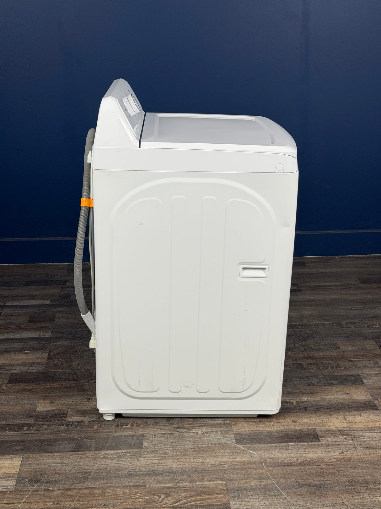 Frigidaire - 4.1 Cu. Ft. Top Load Washer in White with 8-Wash Cycles and Automatic Load Sensing