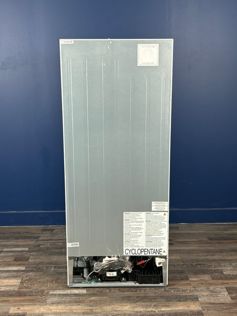 Frigidaire - 28 in. 18 cu. ft. Top Freezer Refrigerator in White, ENERGY STAR