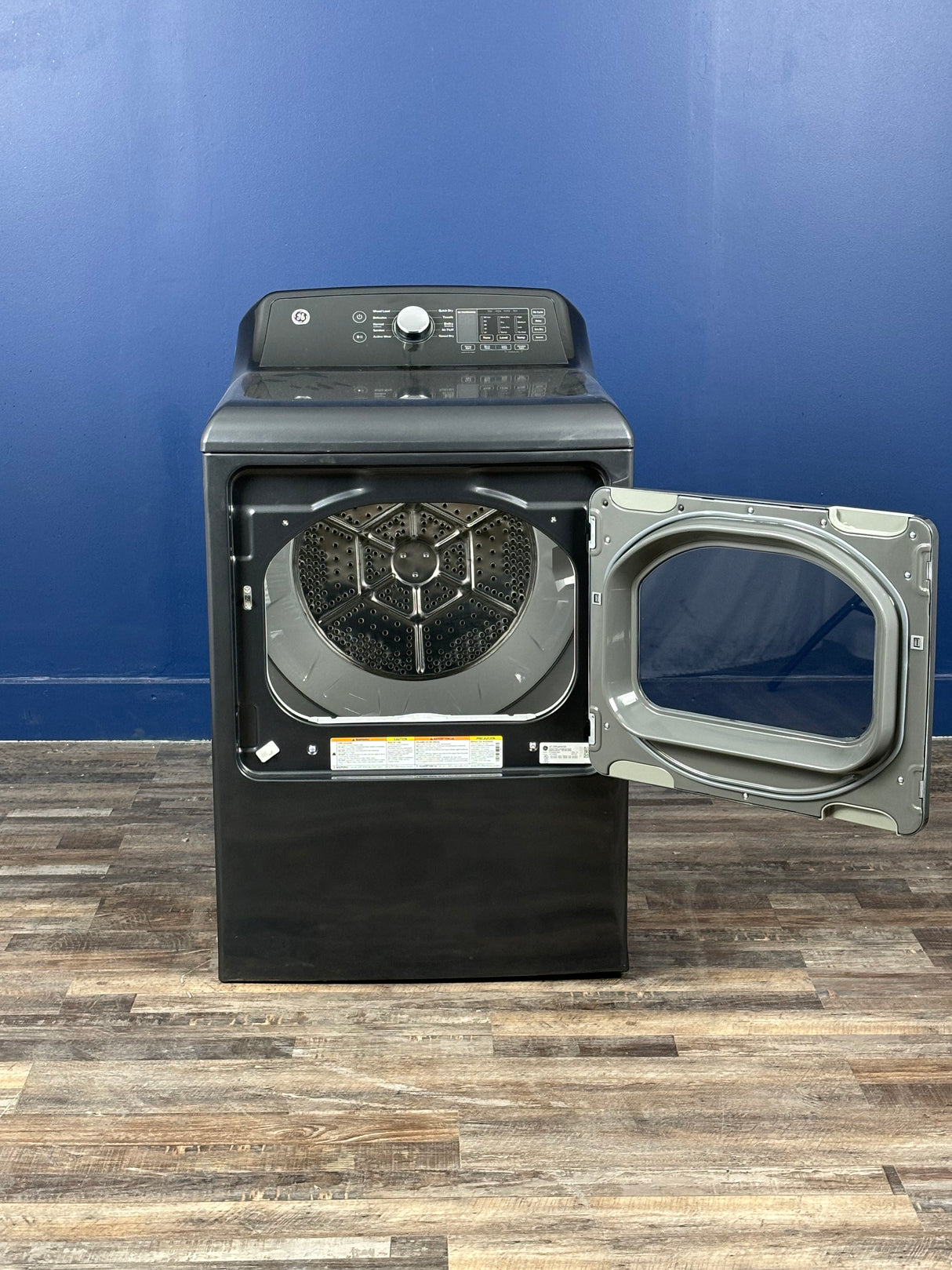 GE - 7.4 cu. ft. vented Front Load Gas Dryer in Diamond Gray with Sensor Dry