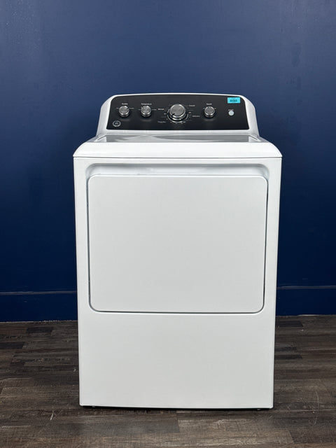 GE - 7.2 cu. ft. vented Gas Dryer in White with Auto Dry and Extended Tumble