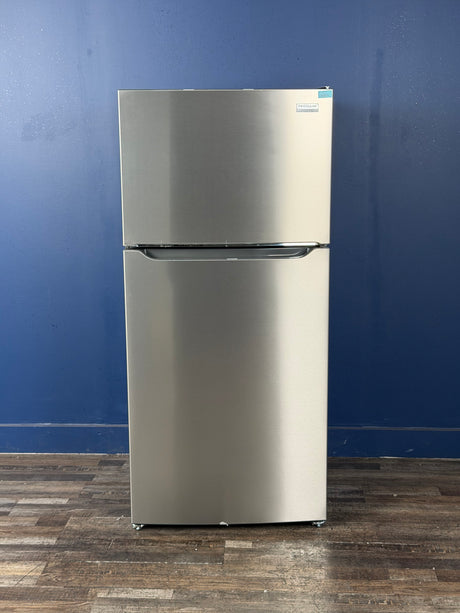Frigidaire - 30 in. 20 cu. ft. Top Freezer Refrigerator in Smudge-Proof Stainless Steel, Energy Star