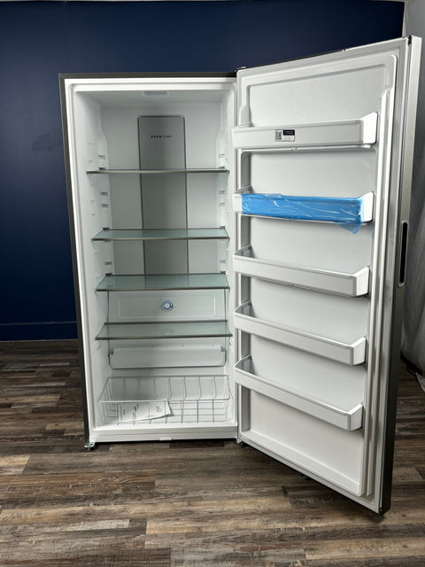 ACIMA 11/25/2025 - Frigidaire - 32.6 in. 20 cu. ft. Frost Free Defrost, Garage Ready Upright Freezer in Carbon