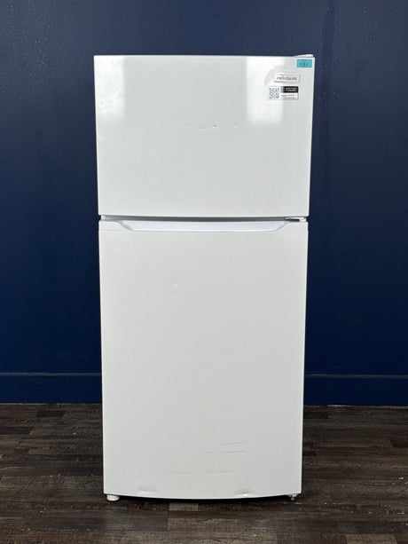 Frigidaire - 27.6 in. 14 cu. ft. Top Freezer Refrigerator in White, ENERGY STAR