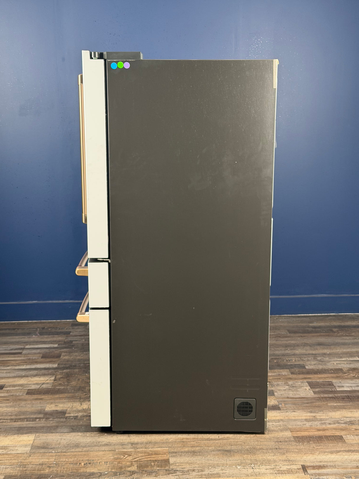 GE Cafe - 27.8 cu. ft. Smart 4- Door French Door Refrigerator with Convertible Middle Drawer in Matte White, Autofill Dispenser