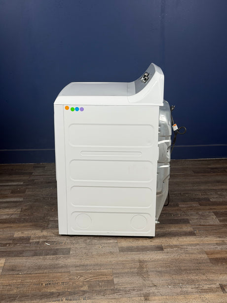 GE - 7.2 cu. ft. vented Gas Dryer in White with Auto Dry and 120ft Venting
