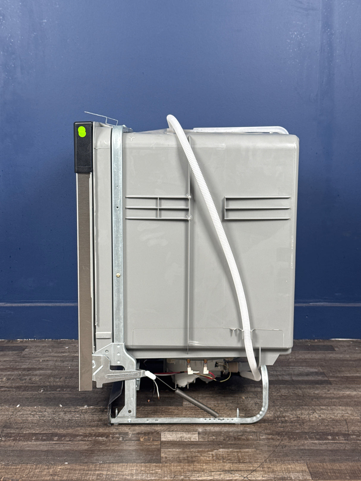 Frigidaire - 24 in. Front Control Smart Built-In Tall Tub 62 dBA Dishwasher in Stainless Steel